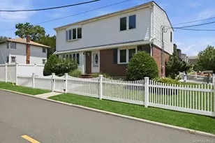 258 Marguerite Ave, Floral Park, NY 11001 - Photo 2