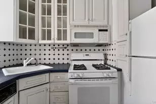 353 W 56th St, New York, NY 10019 - Photo 12
