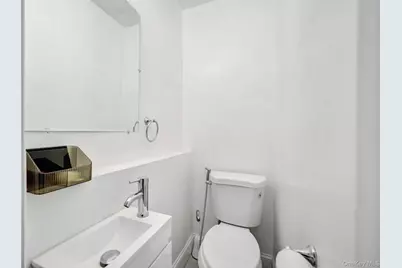 2067 Chatterton Avenue, Bronx, NY 10472 - Photo 12