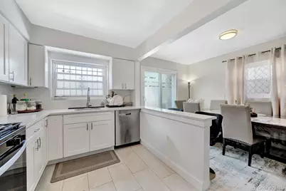 2067 Chatterton Avenue, Bronx, NY 10472 - Photo 10