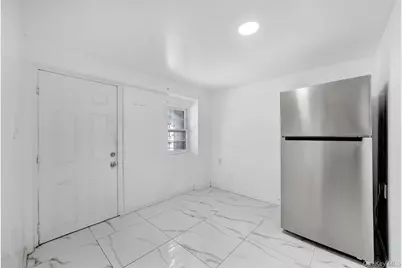 2067 Chatterton Avenue, Bronx, NY 10472 - Photo 22