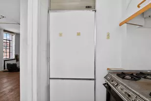 353 W 56th St, New York, NY 10019 - Photo 14
