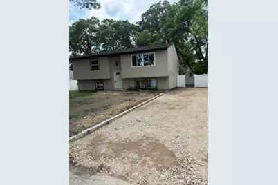 84 N 17th Street, Wheatley Heights, NY 11798 - Photo 8