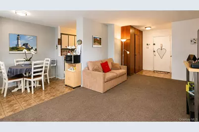 4310 Kissena Boulevard #6B, Flushing, NY 11355 - Photo 6