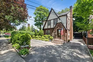 36 Lafayette Ave, Lynbrook, NY 11563 - Photo 4