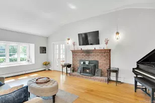 30 Sarina Dr, Commack, NY 11725 - Photo 4
