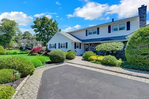 257 Shadybrook Ln, West Islip, NY 11795 - Photo 4