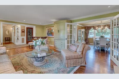257 Shadybrook Lane, West Islip, NY 11795 - Photo 14