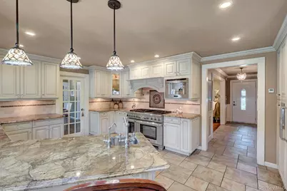 257 Shadybrook Lane, West Islip, NY 11795 - Photo 6