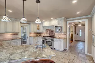 257 Shadybrook Ln, West Islip, NY 11795 - Photo 6