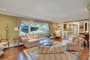 257 Shadybrook Ln, West Islip, NY 11795 - Photo 10