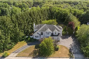 72 Sweetgum Ln, Miller Place, NY 11764 - Photo 6