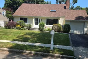 9 Madsen Ln, East Northport, NY 11731 - Photo 2