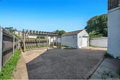 374 Rockaway Parkway, Valley Stream, NY 11580 - Photo 30