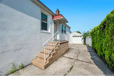 374 Rockaway Parkway, Valley Stream, NY 11580 - Photo 28