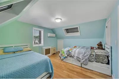 374 Rockaway Parkway, Valley Stream, NY 11580 - Photo 16
