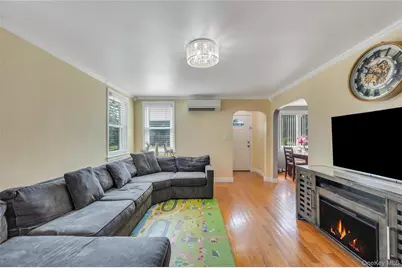 374 Rockaway Parkway, Valley Stream, NY 11580 - Photo 10