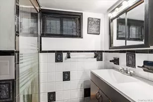 4212 Wilder Ave, Bronx, NY 10466 - Photo 16
