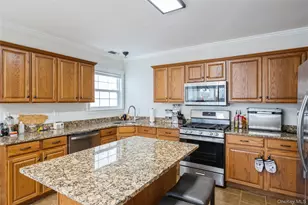 8 Jennifer Ln, Middle Island, NY 11953 - Photo 20