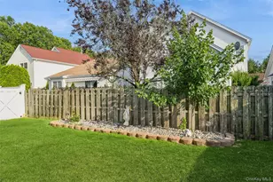 8 Jennifer Ln, Middle Island, NY 11953 - Photo 32