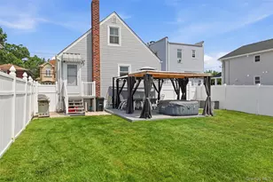 64 Lehrer Ave, Elmont, NY 11003 - Photo 26