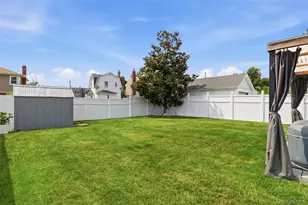 64 Lehrer Ave, Elmont, NY 11003 - Photo 28