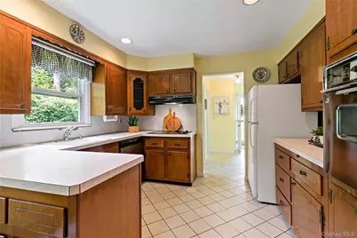 8 McKenna Place, Mamaroneck, NY 10543 - Photo 10