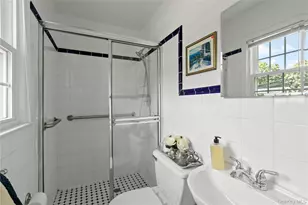 8 McKenna Pl, Mamaroneck, NY 10543 - Photo 18