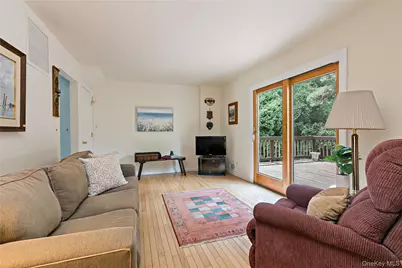 8 McKenna Place, Mamaroneck, NY 10543 - Photo 8