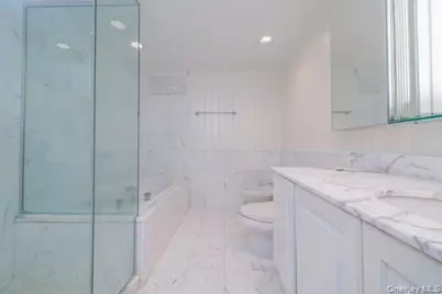 111 Cherry Valley #M16, Garden City, NY 11530 - Photo 12