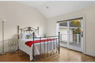 144 Round Swamp Road, Huntington, NY 11743 - Photo 32