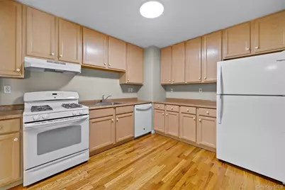 10-12 Chestnut Street #A304, Suffern, NY 10901 - Photo 6