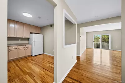 10-12 Chestnut Street #A304, Suffern, NY 10901 - Photo 4
