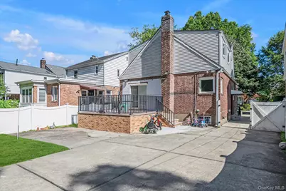 206-15 Richland Avenue, Oakland Gardens, NY 11364 - Photo 20