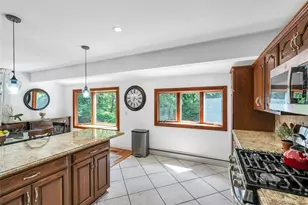 4 Dale Ct, Hauppauge, NY 11788 - Photo 10