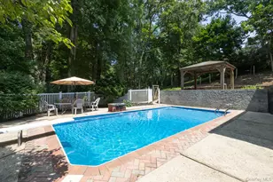149 Cuba Hill Rd, Huntington, NY 11743 - Photo 30