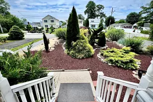 89 Rugby Dr, Shirley, NY 11967 - Photo 6