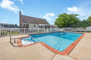 23 Scholl Dr, Farmingdale, NY 11735 - Photo 8
