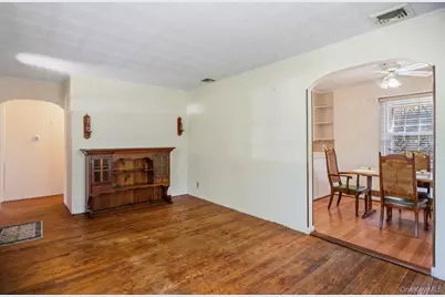 1489 Ocean Avenue, Bohemia, NY 11716 - Photo 10