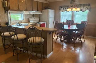 525 Riverleigh Ave, Riverhead, NY 11901 - Photo 2