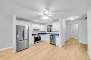 194 Strathmore Gate Dr, Stony Brook, NY 11790 - Photo 6