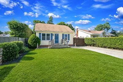7 Inca Drive, Bay Shore, NY 11706 - Photo 2