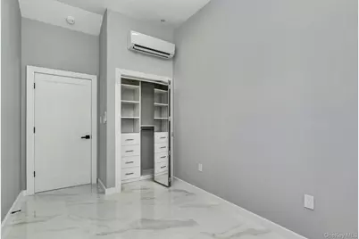 25 Miller Street, Glen Cove, NY 11542 - Photo 14