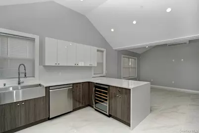 25 Miller Street, Glen Cove, NY 11542 - Photo 8