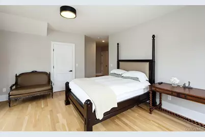 115 Three Ponds Lane E, Woodbury, NY 11797 - Photo 30
