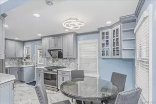 120 N 10th St, New Hyde Park, NY 11040 - Photo 4