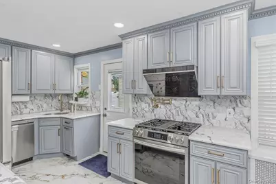 120 N 10th Street, New Hyde Park, NY 11040 - Photo 6