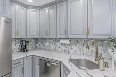 120 N 10th Street, New Hyde Park, NY 11040 - Photo 8
