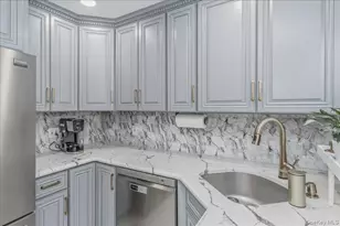 120 N 10th St, New Hyde Park, NY 11040 - Photo 8
