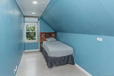 120 N 10th Street, New Hyde Park, NY 11040 - Photo 18